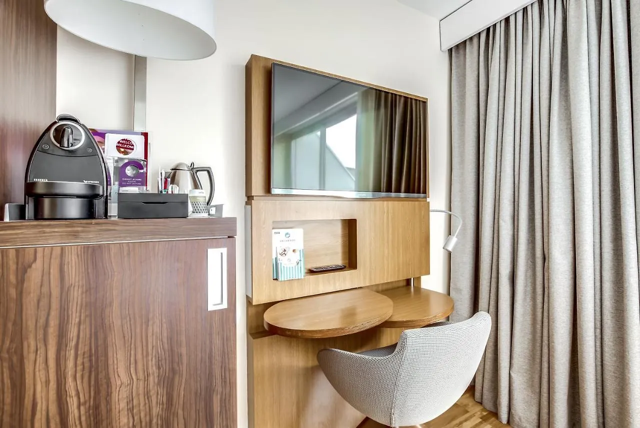 Mercure Paris Arc De Triomphe Etoile 4*,  France