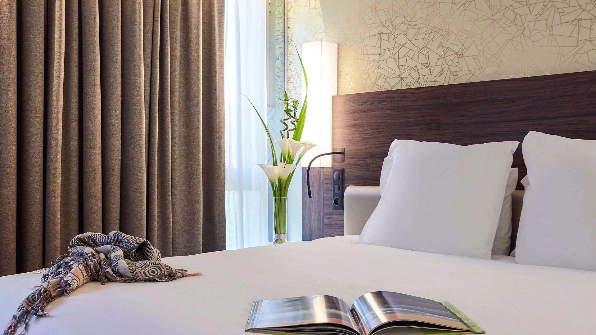 Mercure Paris Arc De Triomphe Etoile France