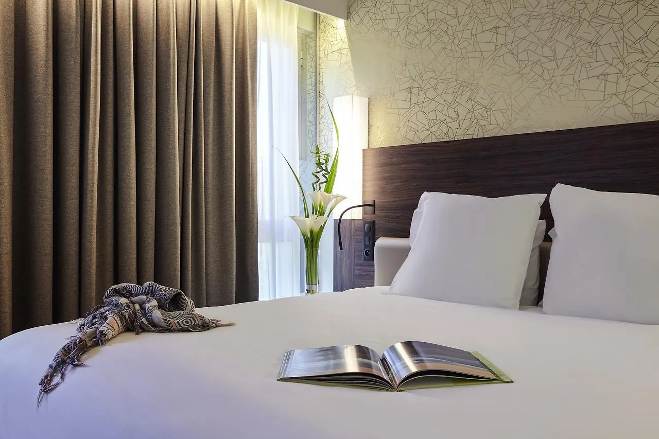 Mercure Paris Arc De Triomphe Etoile Hotel