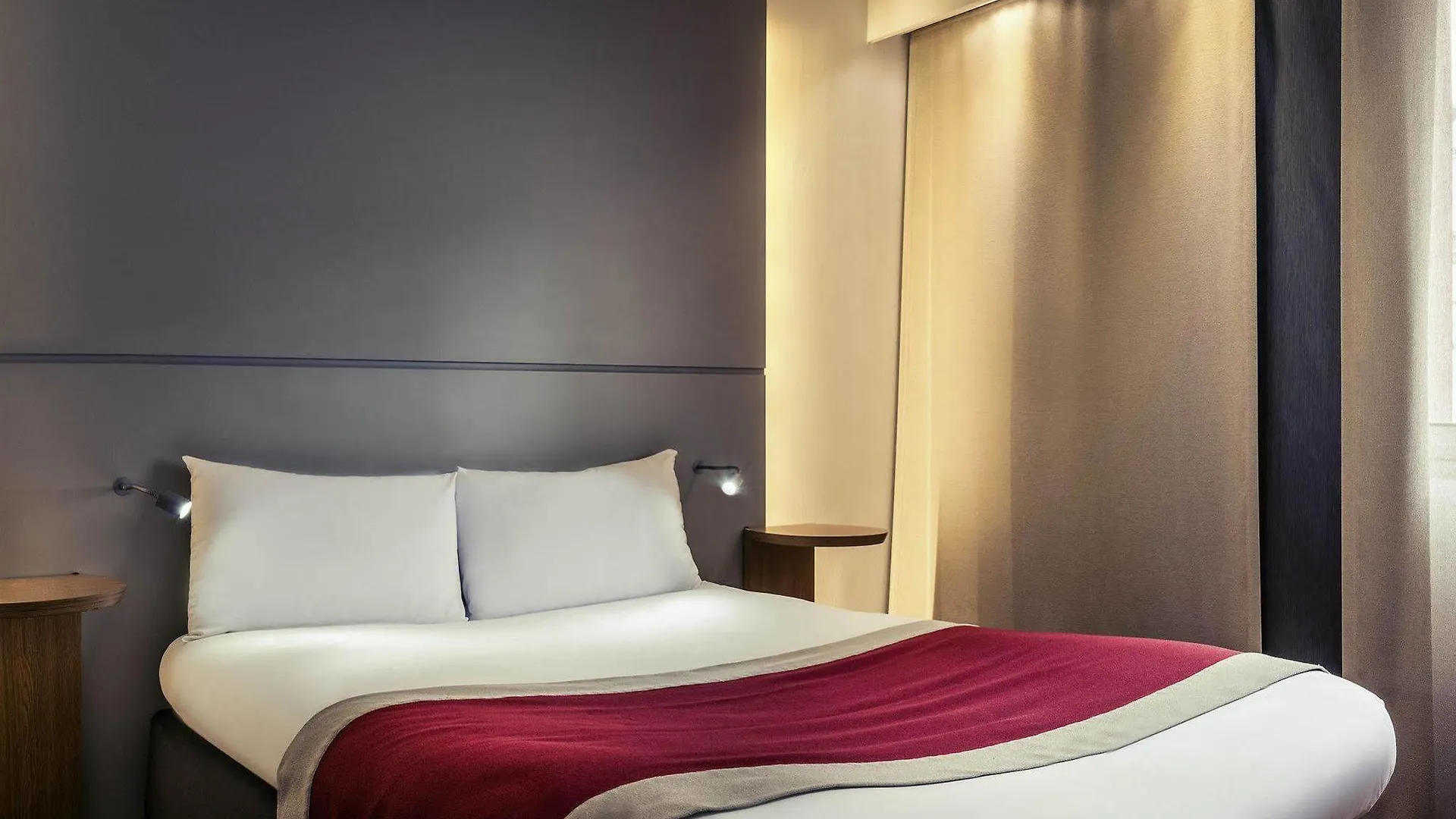Mercure Paris Arc De Triomphe Etoile France