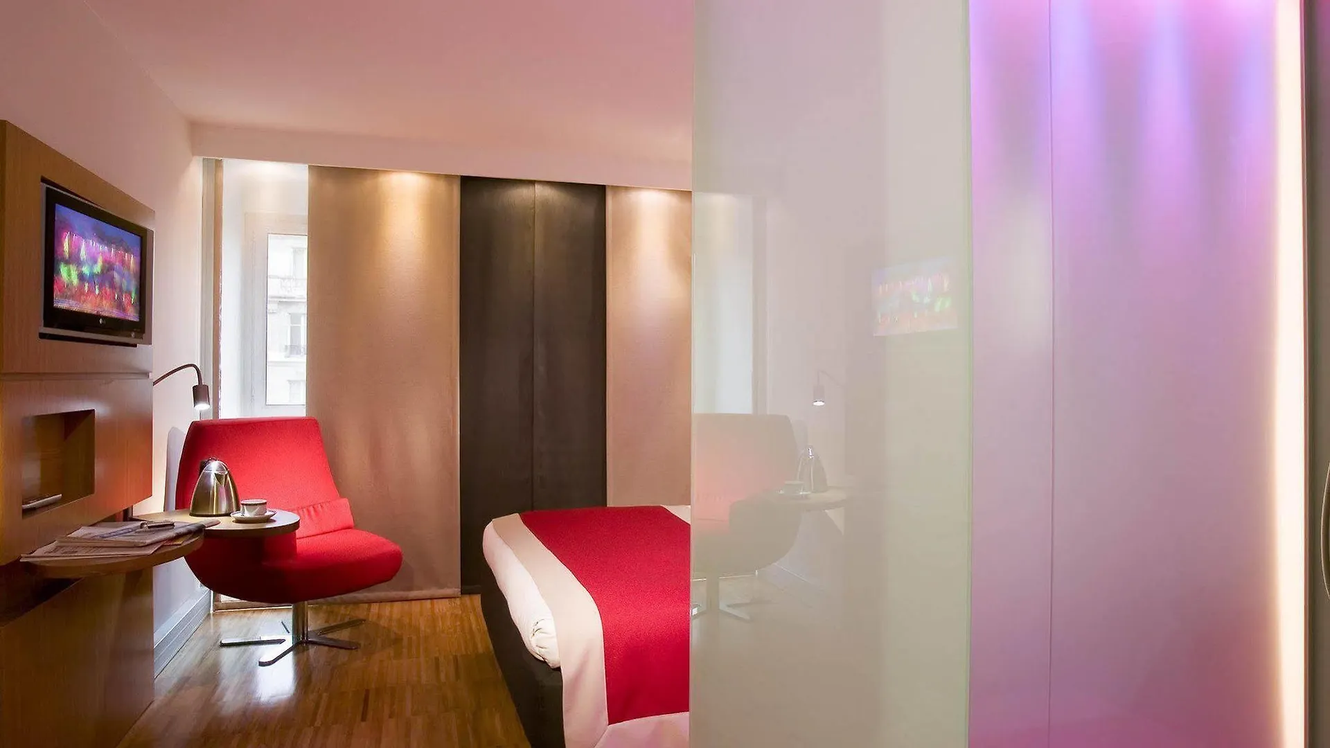 Mercure Paris Arc De Triomphe Etoile 4*,  France