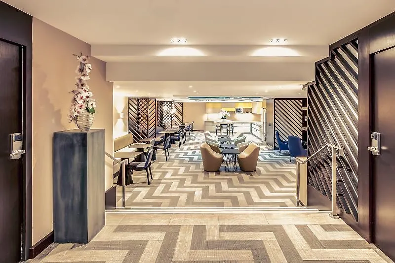 Mercure Paris Arc De Triomphe Etoile 4*,  France
