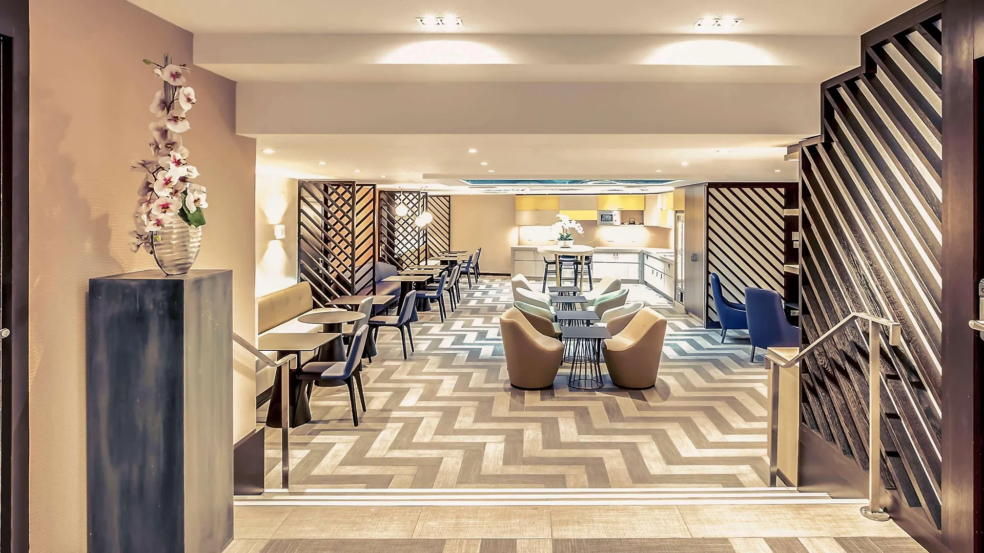 Mercure Paris Arc De Triomphe Etoile 4*,