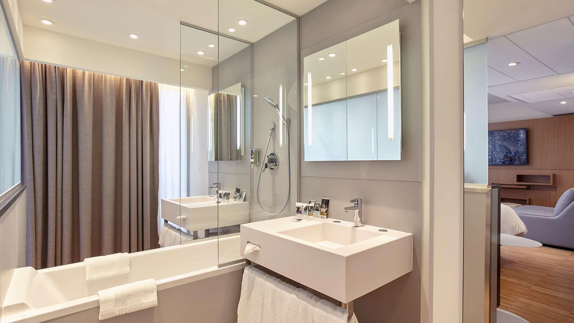 Mercure Paris Arc De Triomphe Etoile מלון