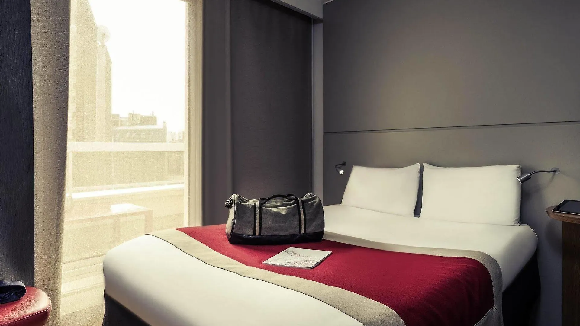 מלון Mercure Paris Arc De Triomphe Etoile