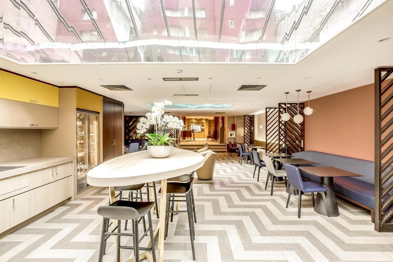 מלון Mercure Paris Arc De Triomphe Etoile